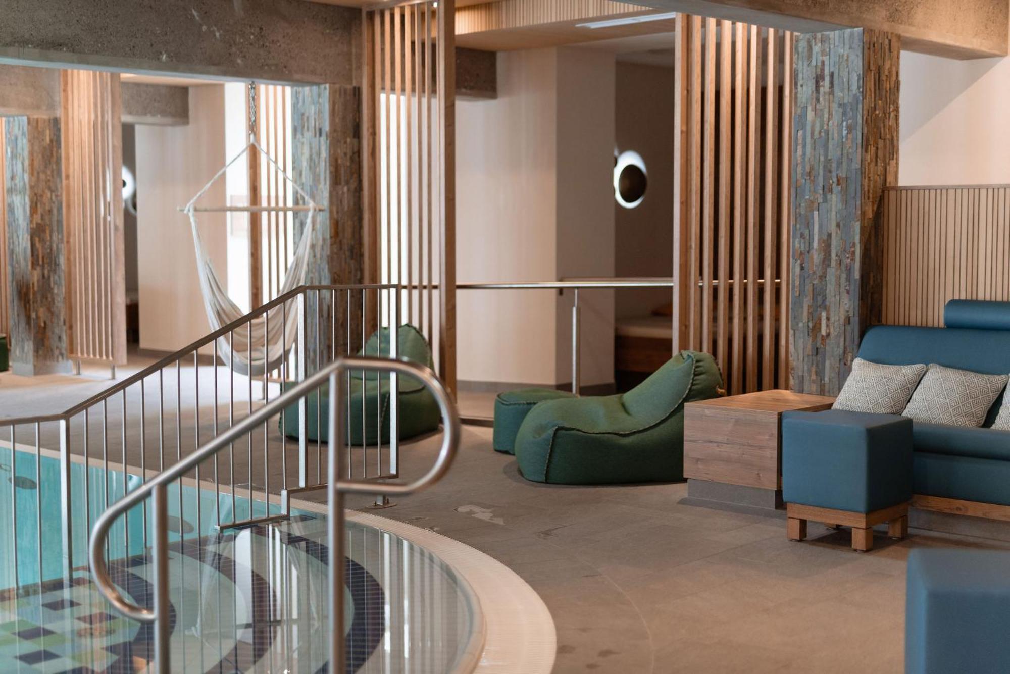 Hotel Die Post Bad Kleinkirchheim Bagian luar foto
