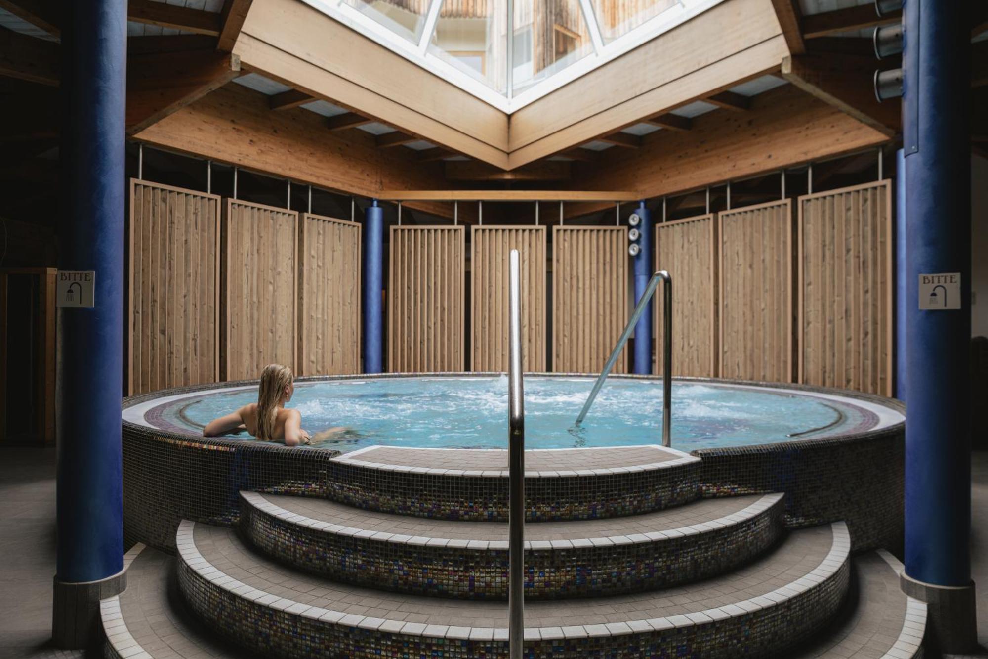 Hotel Die Post Bad Kleinkirchheim Bagian luar foto