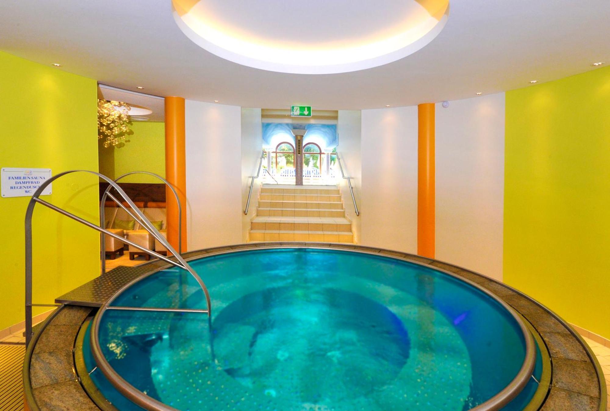 Hotel Die Post Bad Kleinkirchheim Bagian luar foto