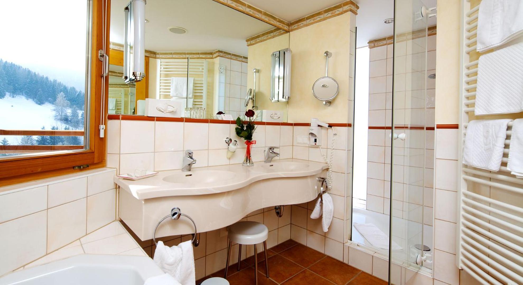 Hotel Die Post Bad Kleinkirchheim Bagian luar foto