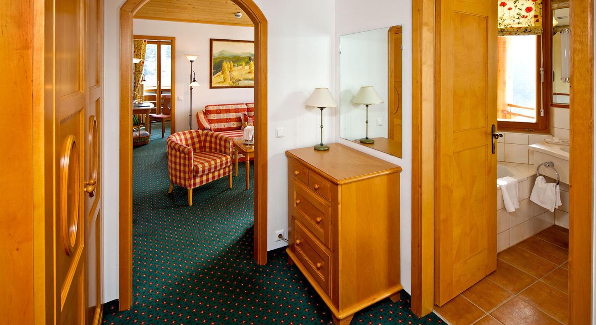 Hotel Die Post Bad Kleinkirchheim Bagian luar foto